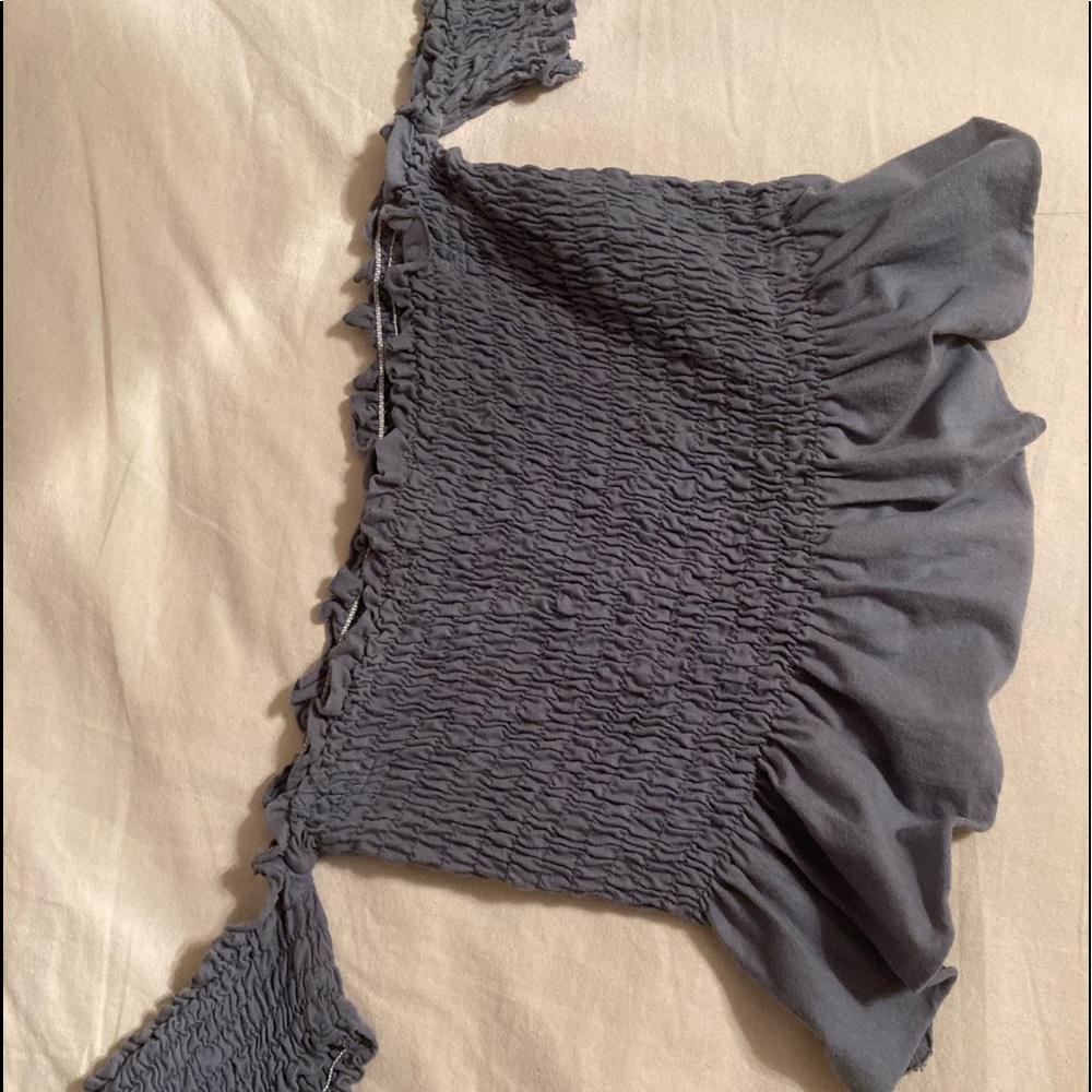 urban outfitters crop top in dark grey!!